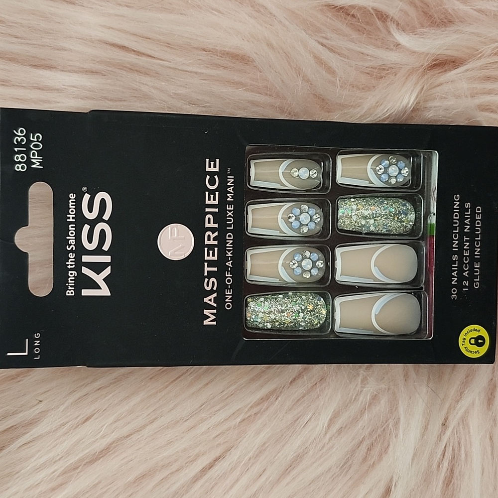Brand New KISS MASTERPIECE ONE-OF-A-KIND LUXE MANI False Nails-L